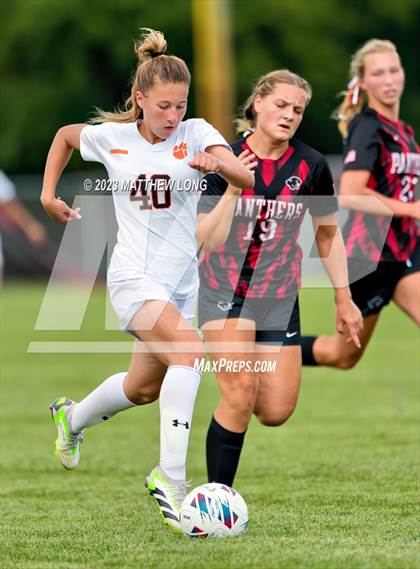 Thumbnail 2 in Lawrenceburg Tigers vs North Central photogallery.