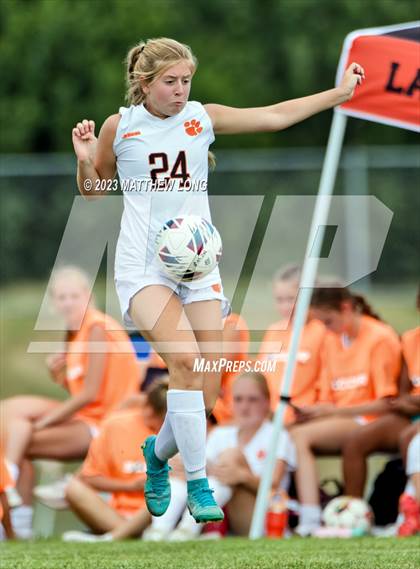 Thumbnail 1 in Lawrenceburg Tigers vs North Central photogallery.