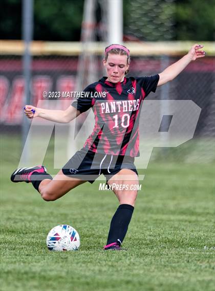 Thumbnail 3 in Lawrenceburg Tigers vs North Central photogallery.