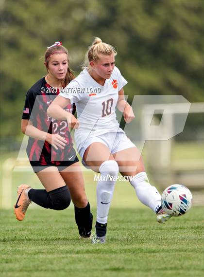 Thumbnail 3 in Lawrenceburg Tigers vs North Central photogallery.