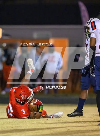 Thumbnail 2 in Terry Sanford vs Seventy-First (NCHSAA 3A Fourth Round) photogallery.