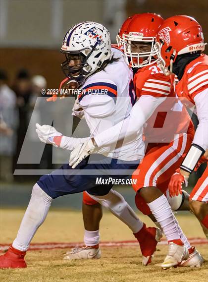 Thumbnail 2 in Terry Sanford vs Seventy-First (NCHSAA 3A Fourth Round) photogallery.