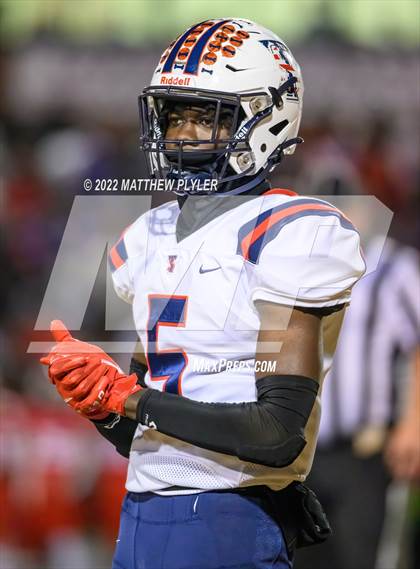 Thumbnail 3 in Terry Sanford vs Seventy-First (NCHSAA 3A Fourth Round) photogallery.