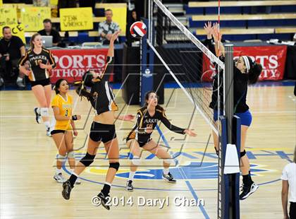 Thumbnail 2 in Branson vs. Parker (CIF D5 State Final) photogallery.