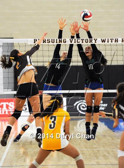 Thumbnail 2 in Branson vs. Parker (CIF D5 State Final) photogallery.