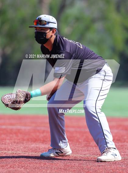 Thumbnail 3 in Oaks Christian vs Newbury Park photogallery.