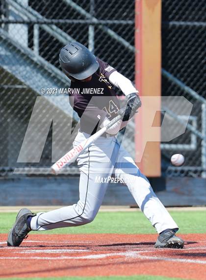 Thumbnail 3 in Oaks Christian vs Newbury Park photogallery.
