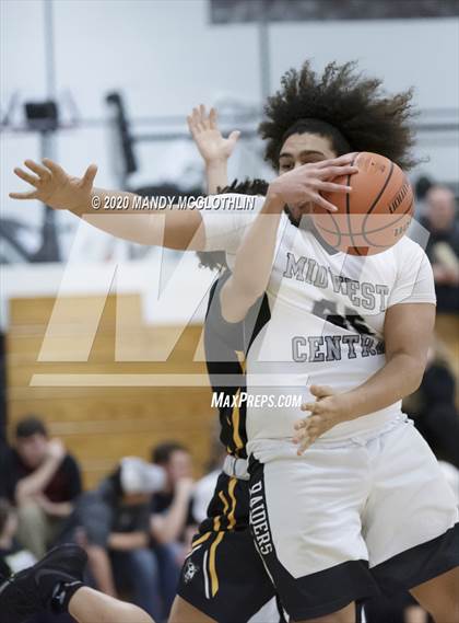 Thumbnail 3 in Illini Central @ Midwest Central photogallery.