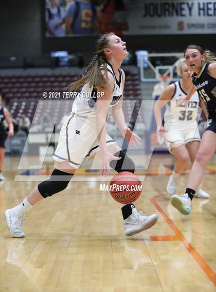 Thumbnail 3 in Duchesne vs. Beaver (UHSAA 2A Consolation Semifinal) photogallery.