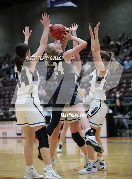 Thumbnail 3 in Duchesne vs. Beaver (UHSAA 2A Consolation Semifinal) photogallery.