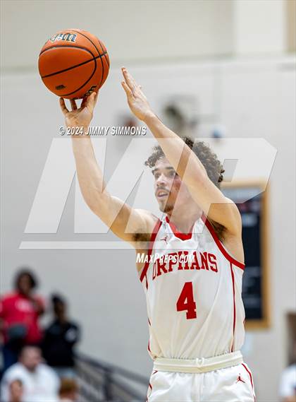 Thumbnail 3 in Highland @ Centralia (IHSA 3A Sectional Semifinals) photogallery.