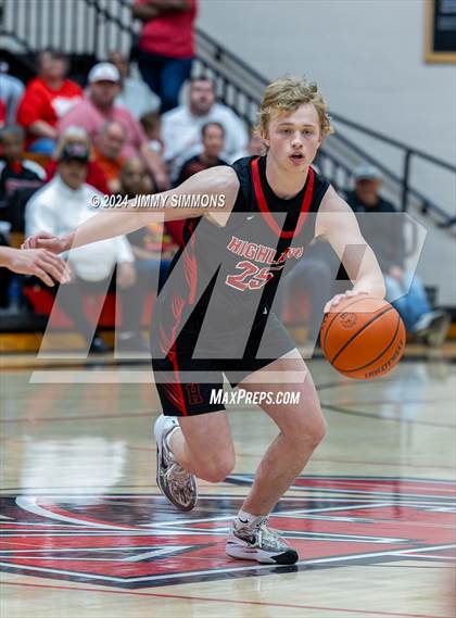 Thumbnail 3 in Highland @ Centralia (IHSA 3A Sectional Semifinals) photogallery.