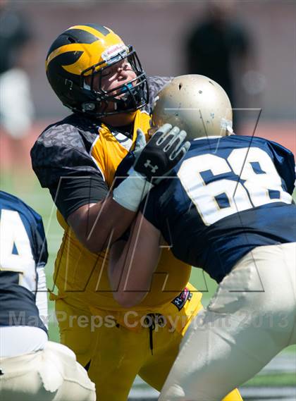 Thumbnail 1 in Del Oro vs Notre Dame (UT Honor Bowl) photogallery.