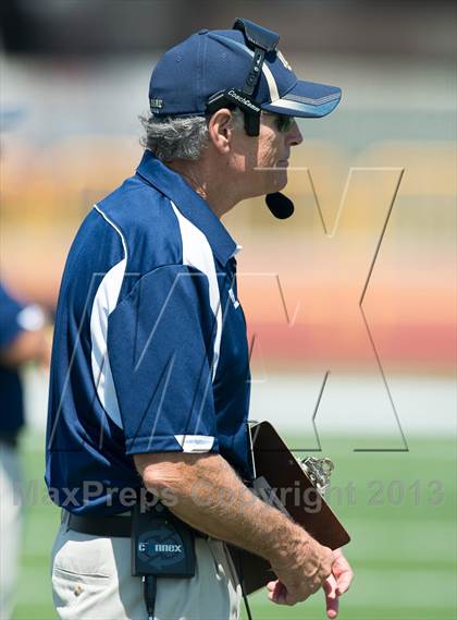 Thumbnail 1 in Del Oro vs Notre Dame (UT Honor Bowl) photogallery.