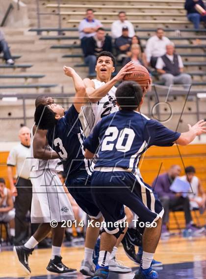 Thumbnail 3 in Central Catholic @ Clark photogallery.