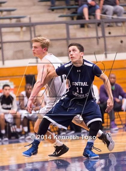 Thumbnail 2 in Central Catholic @ Clark photogallery.