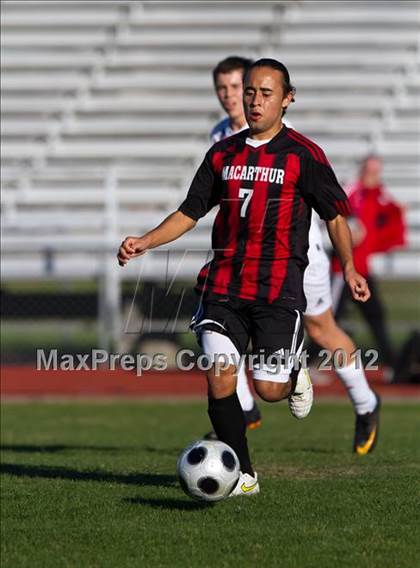 Thumbnail 1 in Bellaire vs MacArthur (Pearland Soccer Classic) photogallery.