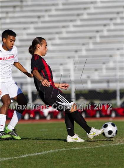 Thumbnail 2 in Bellaire vs MacArthur (Pearland Soccer Classic) photogallery.