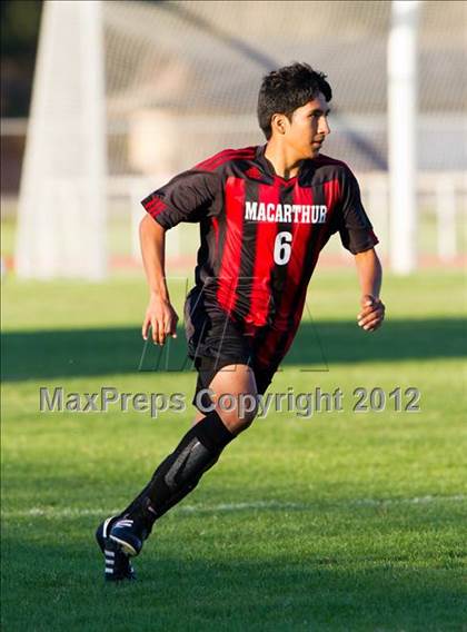 Thumbnail 2 in Bellaire vs MacArthur (Pearland Soccer Classic) photogallery.