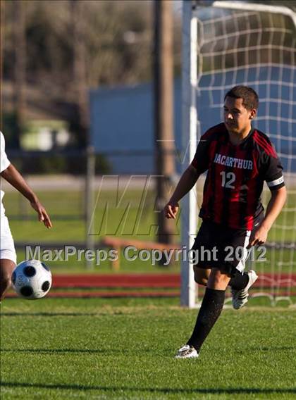 Thumbnail 3 in Bellaire vs MacArthur (Pearland Soccer Classic) photogallery.