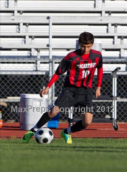 Thumbnail 3 in Bellaire vs MacArthur (Pearland Soccer Classic) photogallery.