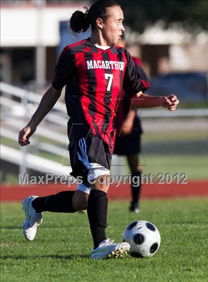 Thumbnail 3 in Bellaire vs MacArthur (Pearland Soccer Classic) photogallery.