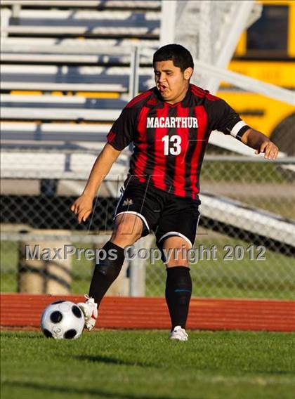 Thumbnail 3 in Bellaire vs MacArthur (Pearland Soccer Classic) photogallery.