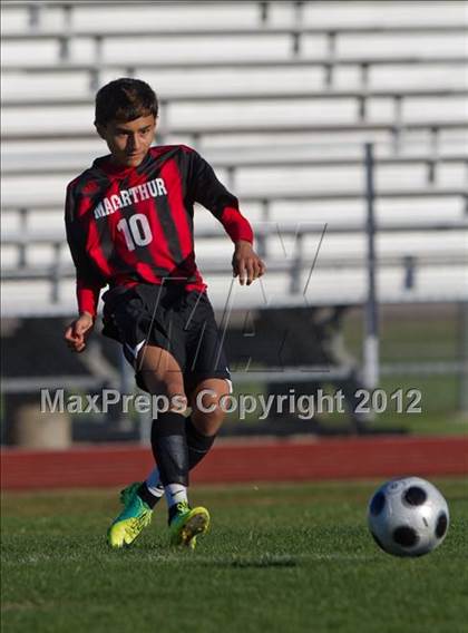 Thumbnail 1 in Bellaire vs MacArthur (Pearland Soccer Classic) photogallery.