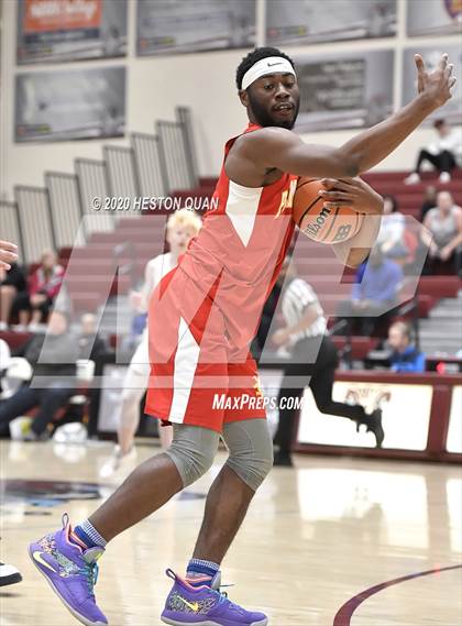 Thumbnail 1 in Thousand Oaks vs. Palm Desert (Rancho Mirage Holiday Invitational) photogallery.