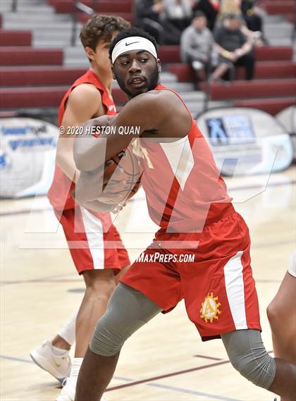 Thumbnail 2 in Thousand Oaks vs. Palm Desert (Rancho Mirage Holiday Invitational) photogallery.