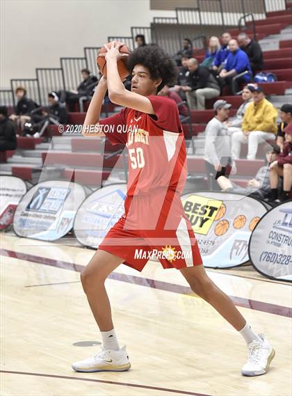 Thumbnail 1 in Thousand Oaks vs. Palm Desert (Rancho Mirage Holiday Invitational) photogallery.
