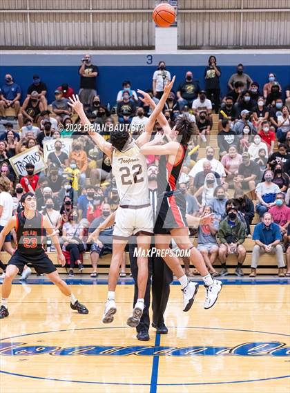 Thumbnail 1 in Mililani vs 'Iolani (HHSAA D1 Semifinal Playoff) photogallery.