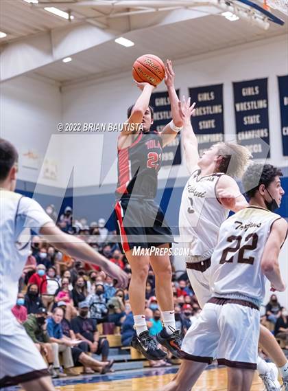 Thumbnail 3 in Mililani vs 'Iolani (HHSAA D1 Semifinal Playoff) photogallery.