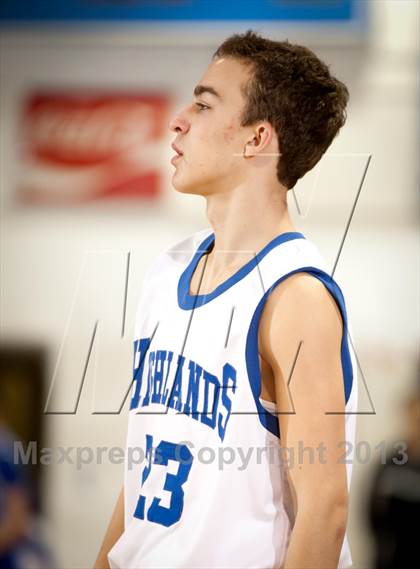 Thumbnail 2 in Covington Catholic @ Highlands photogallery.