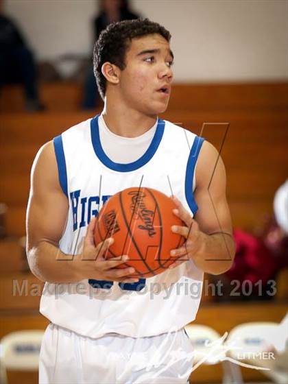 Thumbnail 3 in Covington Catholic @ Highlands photogallery.