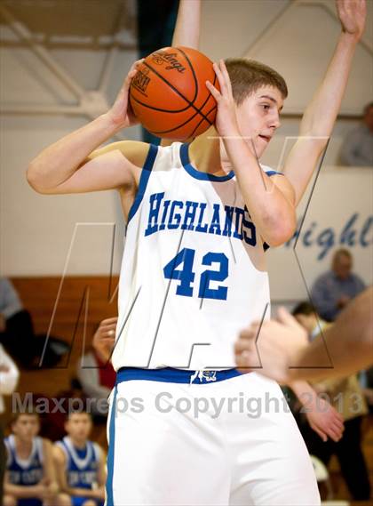 Thumbnail 3 in Covington Catholic @ Highlands photogallery.