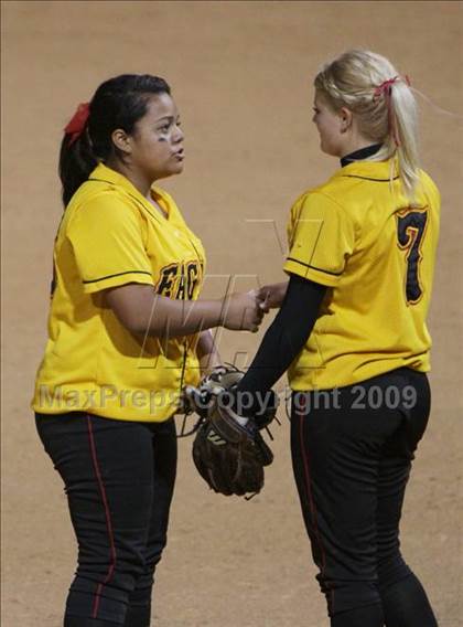 Thumbnail 3 in Etiwanda vs. Vista Murrieta (CIF SS D2 Final) photogallery.