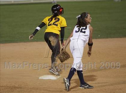 Thumbnail 2 in Etiwanda vs. Vista Murrieta (CIF SS D2 Final) photogallery.
