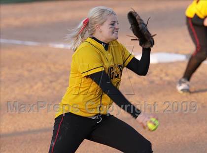 Thumbnail 2 in Etiwanda vs. Vista Murrieta (CIF SS D2 Final) photogallery.