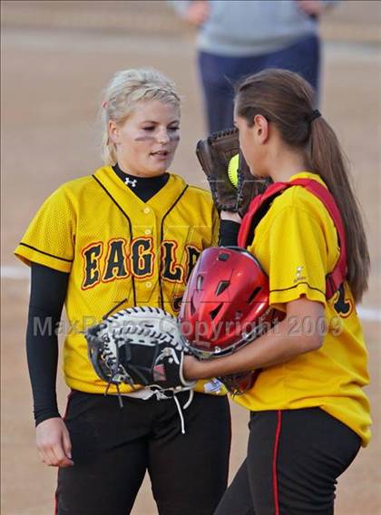 Thumbnail 2 in Etiwanda vs. Vista Murrieta (CIF SS D2 Final) photogallery.