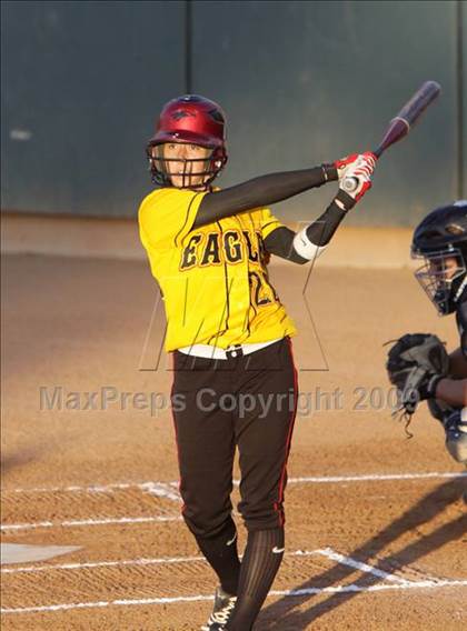 Thumbnail 2 in Etiwanda vs. Vista Murrieta (CIF SS D2 Final) photogallery.