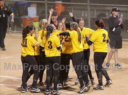 Thumbnail 2 in Etiwanda vs. Vista Murrieta (CIF SS D2 Final) photogallery.