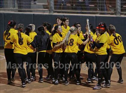 Thumbnail 2 in Etiwanda vs. Vista Murrieta (CIF SS D2 Final) photogallery.