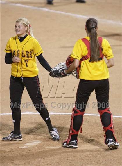 Thumbnail 2 in Etiwanda vs. Vista Murrieta (CIF SS D2 Final) photogallery.