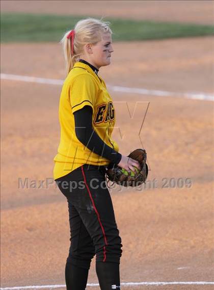 Thumbnail 2 in Etiwanda vs. Vista Murrieta (CIF SS D2 Final) photogallery.