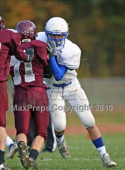 Thumbnail 3 in Farmington vs Hall photogallery.
