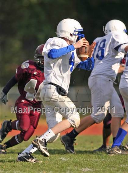 Thumbnail 3 in Farmington vs Hall photogallery.