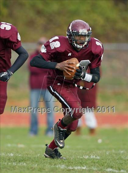 Thumbnail 3 in Farmington vs Hall photogallery.