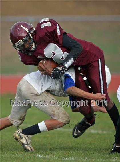 Thumbnail 2 in Farmington vs Hall photogallery.
