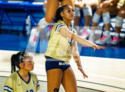 Thumbnail 2 in O'Connor vs. Dawson (UIL Volleyball 6A D1 State Semifinals) photogallery.